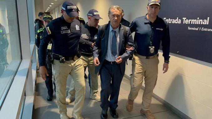 Llegada de Carlos Lehder. Foto: Migración Colombia