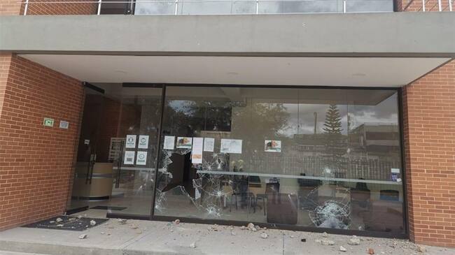 Habitantes de Fontibón afectados por hornos crematorios en medio de la pandemia . Foto: Cortesía