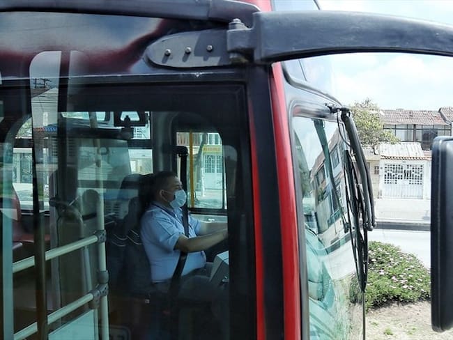 Un juez de Bogotá le ordenó a Transmilenio y al Sistema Integrado de Transporte Público (Sitp) proteger a sus trabajadores y empleados para evitar la propagación del coronavirus. Foto: Colprensa