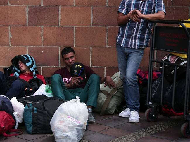 Migrantes venezolanos denuncian malos tratos de las autoridades en Bucaramanga