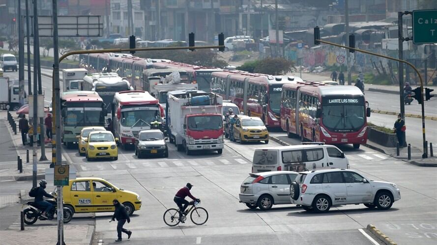 El Pico y placa en Bogotá comenzará a regir desde el próximo 22 de septiembre. Esta medida funcionará de lunes a viernes. Foto: Referencia Getty