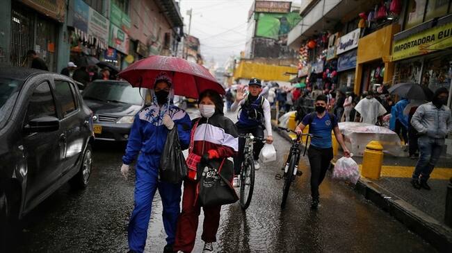 Manifiestan que están en la quiebra por las medidas que se han tomado en la ciudad a causa de la pandemia. . Foto: Colprensa