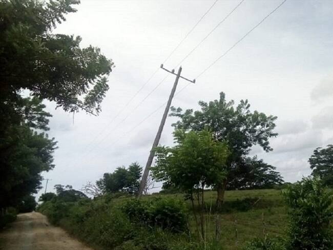 Denuncian mal estado de redes eléctricas en zona rural de Lorica. Foto: Cortesía