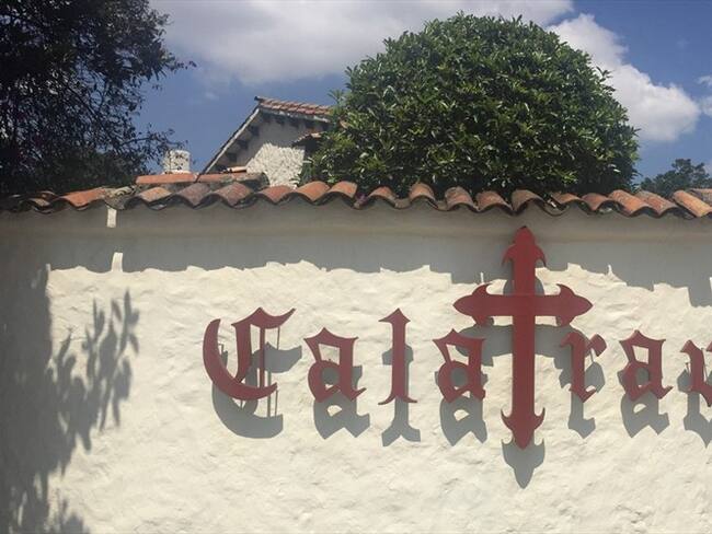 En esta unidad residencial vive Cecilia Londoño, madre del actual alcalde mayor de Bogotá, Enrique Peñalosa Londoño. Foto: La W/ Fabián Romero.