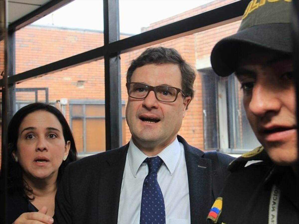 Luis Fernando Andrade llegó al búnker de la Fiscalía