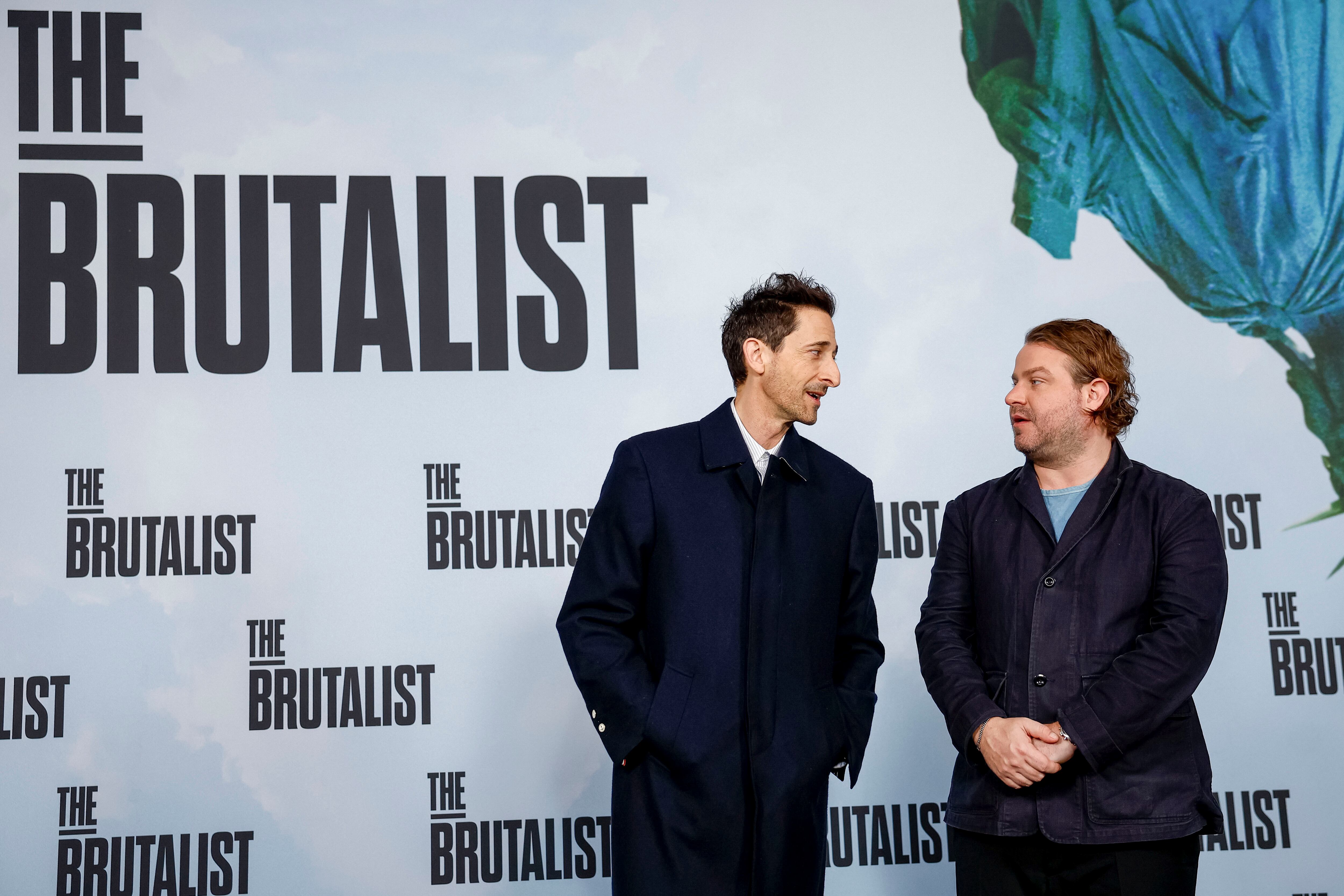 MADRID, 17/01/2025.- El actor Adrien Brody (i) y el cineasta y también actor Brady Corbet, durante la presentación de ‘The Brutalist’, máxima favorita a los Oscar tras lograr el Globo de Oro a la mejor película dramática.