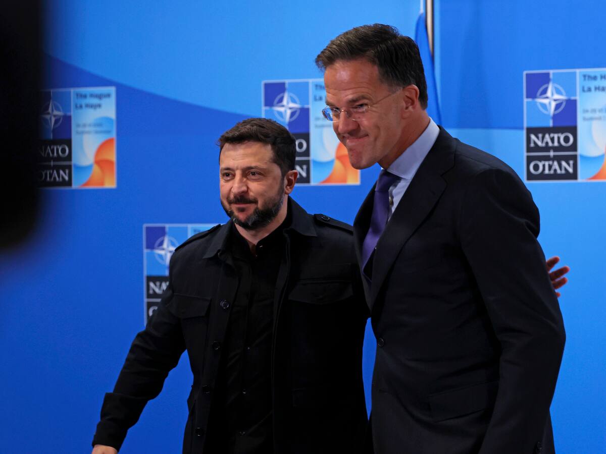 OTAN afirmó ante Zelenski que Ucrania está construyendo su puente hacia la organización