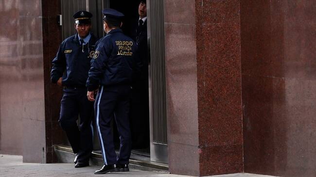 Más de 450.000 guardas de seguridad prestan sus servicios durante actual emergencia. Foto: Colprensa