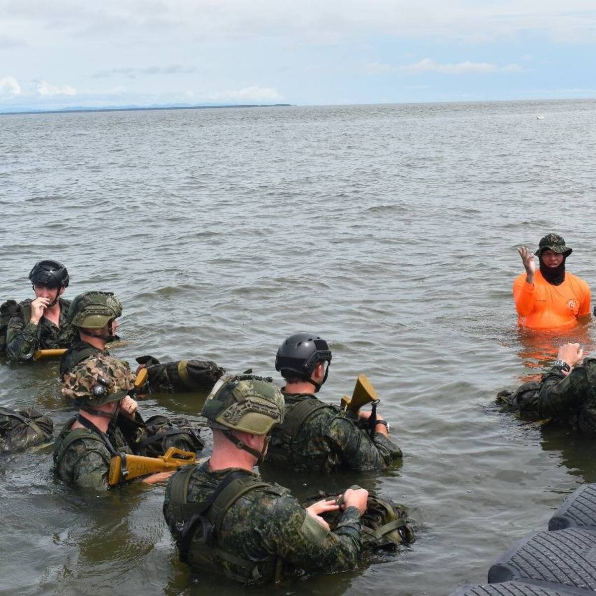 Marina de Países Bajos realizó entrenamientos junto a la Armada de Colombia