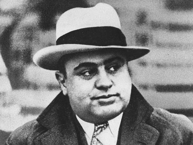 Foto de archivo, 19 de enero de 1931, del gángster Al Capone en un estadio de fútbol americano en Chicago.. Foto: