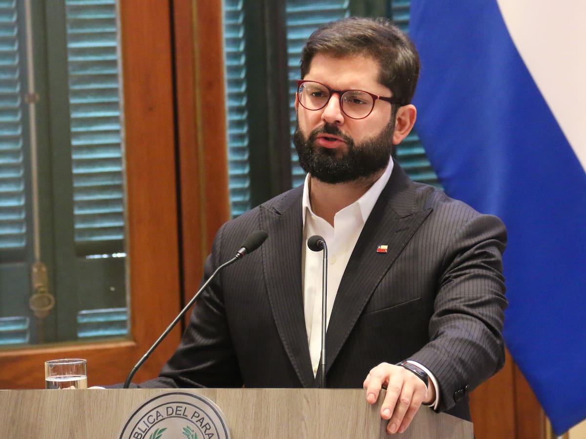 Boric no “descarta” el estado de emergencia en Santiago de Chile por aumento de violencia