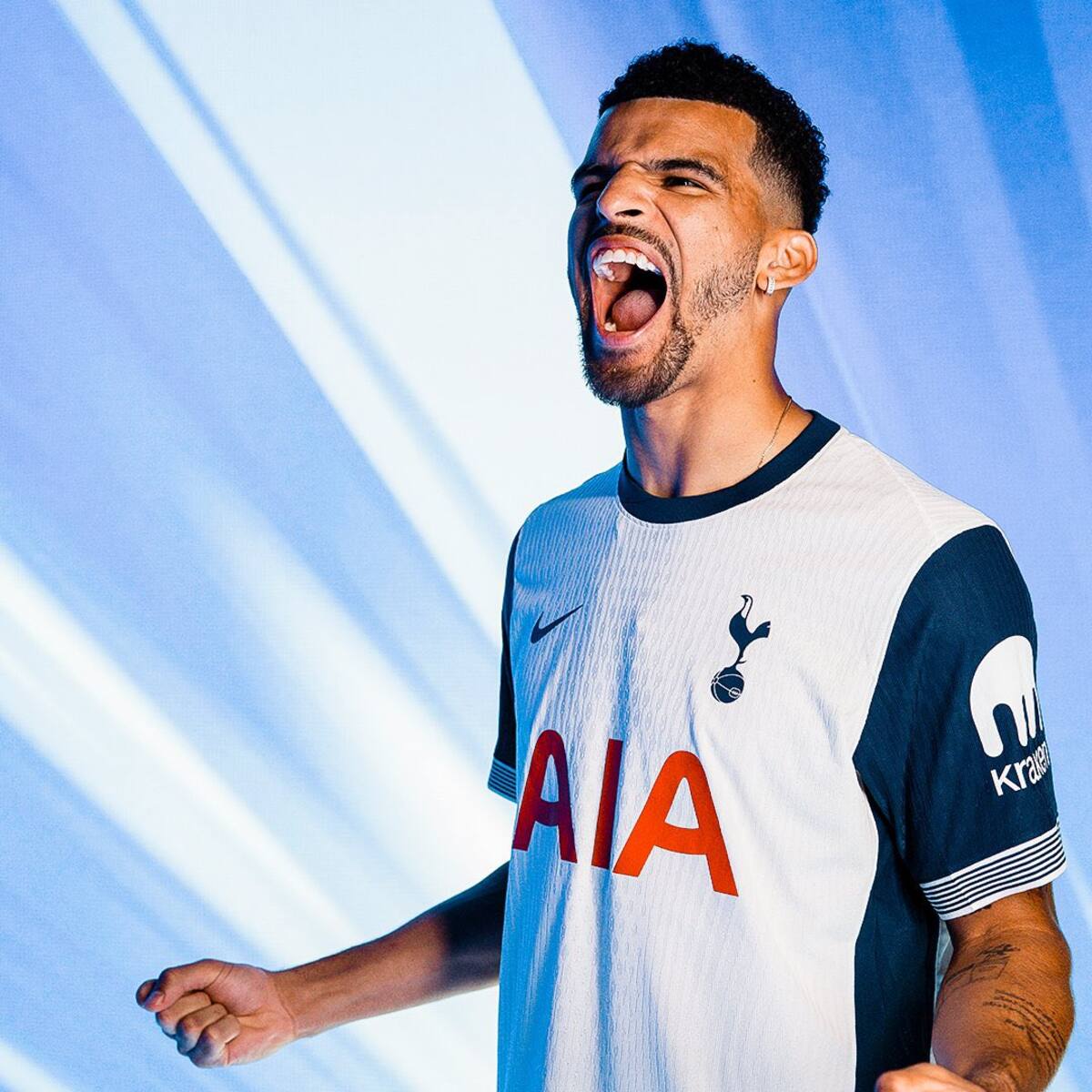 Tottenham ficha al delantero Solanke por más de 80 millones de dólares