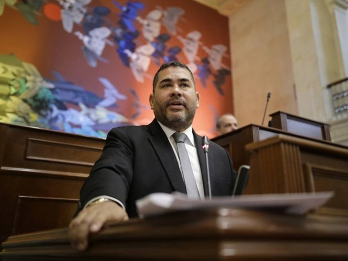 Para evitar que se hunda proyecto anticorrupción, Chacón estudia retirar proposición