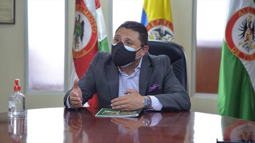 El alcalde Alejandro Fúneme, dijo que se han hecho visitas a 170 establecimientos comerciales, de los cuales se han cerrado 40 por no cumplir con los protocolos. . Foto: Alcaldía de Tunja