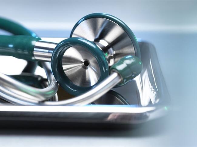 Es hipócrita aplaudir por las noches y luego discriminar al personal médico: Sergio Isaza