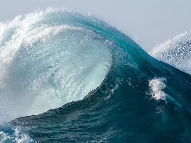 “100 Foot Wave”, la serie documental sobre la ola más grande del mundo