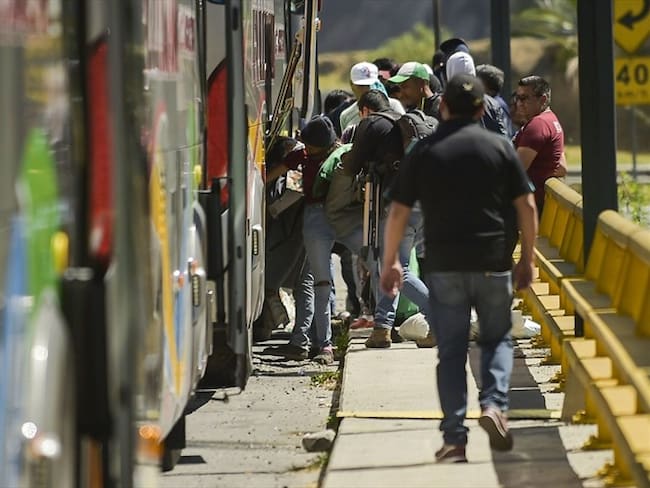 En la frontera se registra la presencia de más empresas de transporte, algunas de ellas sin los documentos requeridos por las autoridades de turismo. Foto: Getty Images