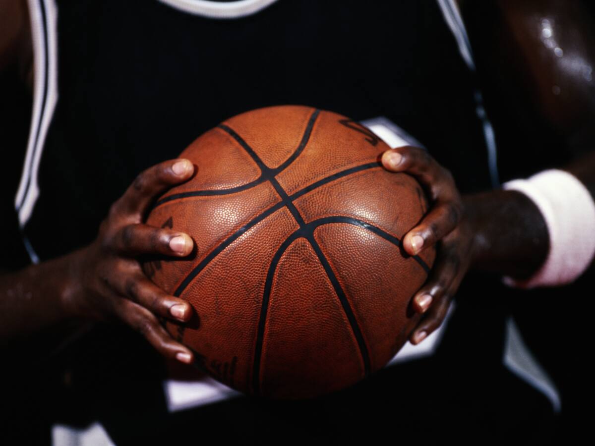 Exjugador de la NBA fue arrestado en EE. UU. por golpear a su hija