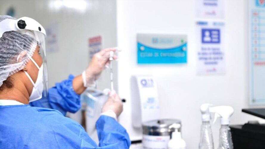 Denuncian ‘colados’ en la lista de vacunación contra la COVID-19 en el Magdalena. Foto: Alcaldía de Santa Marta