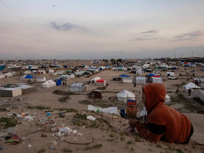 Campamento de palestinos refugiados en Gaza. Foto: EFE/EPA/HAITHAM IMAD
