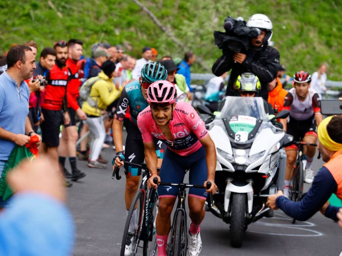 Richard Carapaz perdió la ‘maglia rosa’ en la penúltima etapa del Giro de Italia
