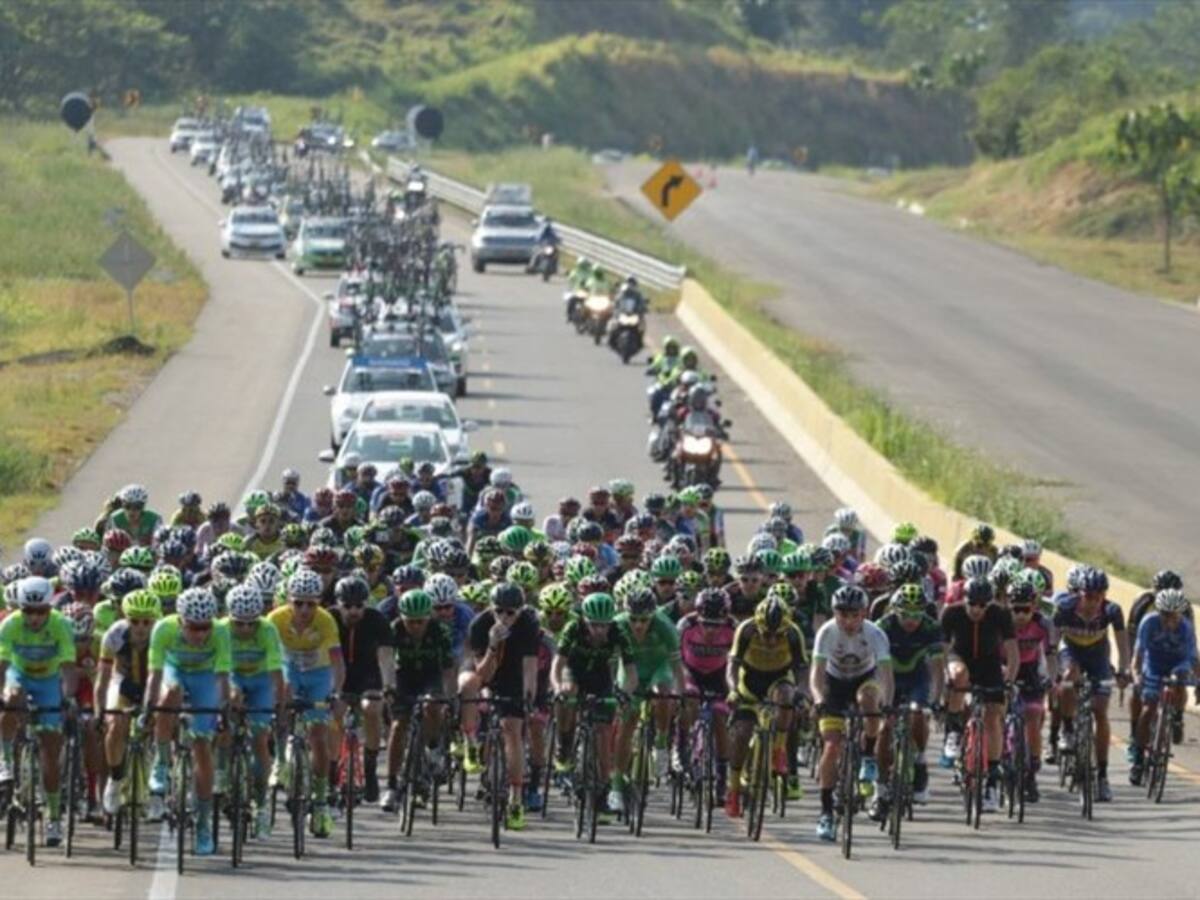 Vía Barrancabermeja-Bucaramanga está cerrada por Vuelta a Colombia