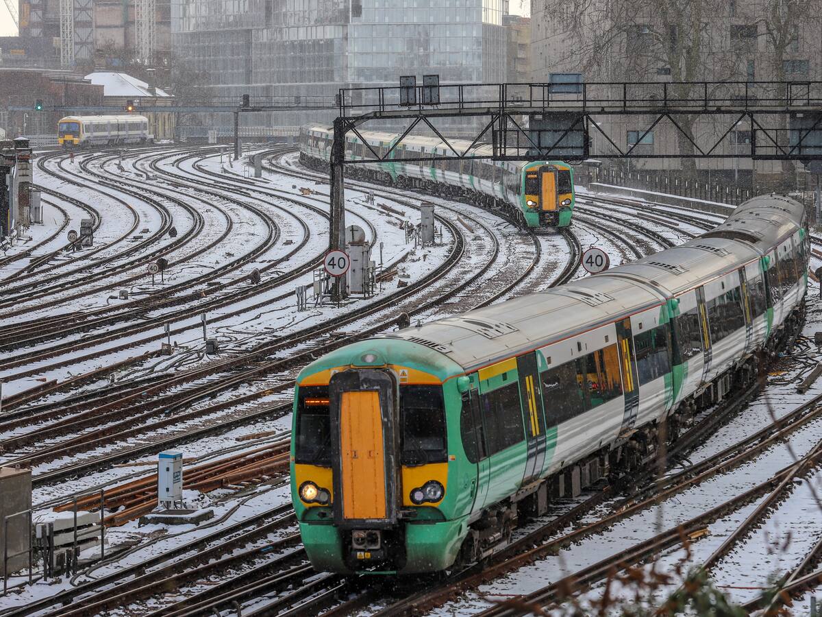Protesta de más de 45.000 trabajadores paraliza la red ferroviaria del Reino Unido