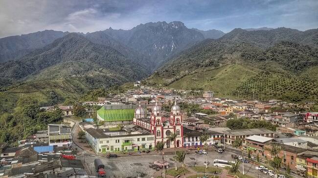 Pueblo Rico, Risaralda (foto: https://rutasdelosandes.com/)