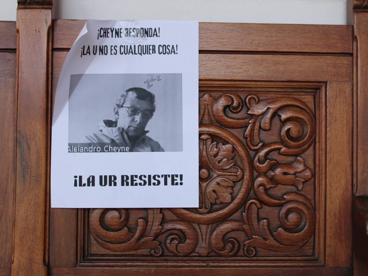 Estudiantes de U. Rosario convocan asamblea y piden renuncia del rector Alejandro Cheyne