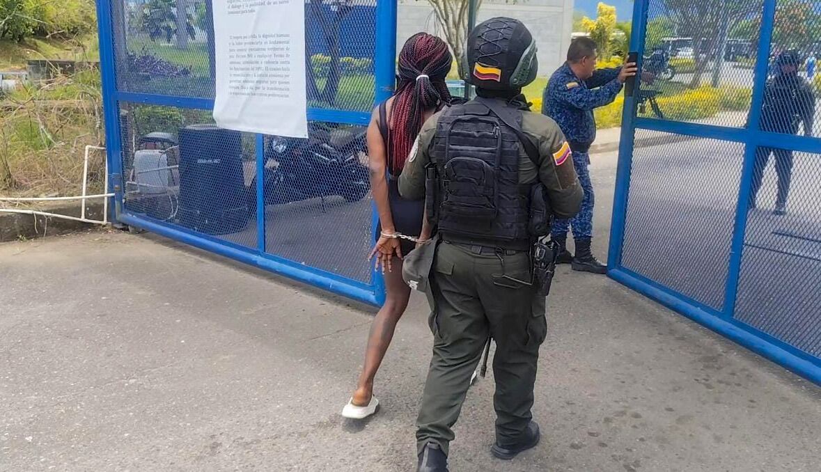 Traslado de alias 'La Negra', cabecilla de Cordillera (foto: Policía Nacional)