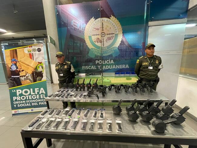 Incautación de armas en aeropuesto El Dorado. Foto: Policía