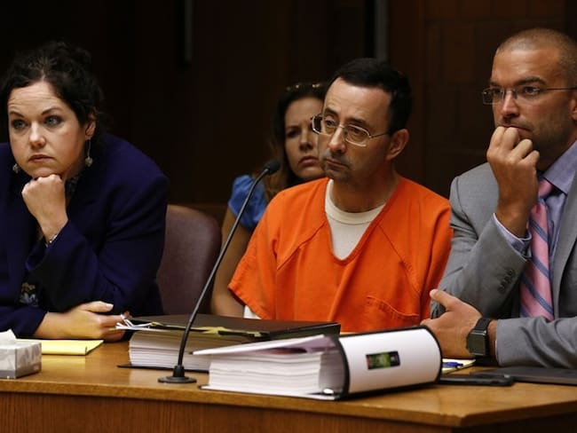Larry Nassar fue condenado a 60 años de prisión por posesión de pornografía infantil y está siendo juzgado por, al menos, 22 acusaciones más de abuso sexual. Foto: Getty Images
