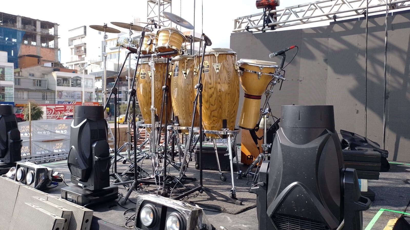 En el centro comercial desde las 11 a.m. y hasta que se agoten las boletas hay puntos de venta. Foto: W Radio.