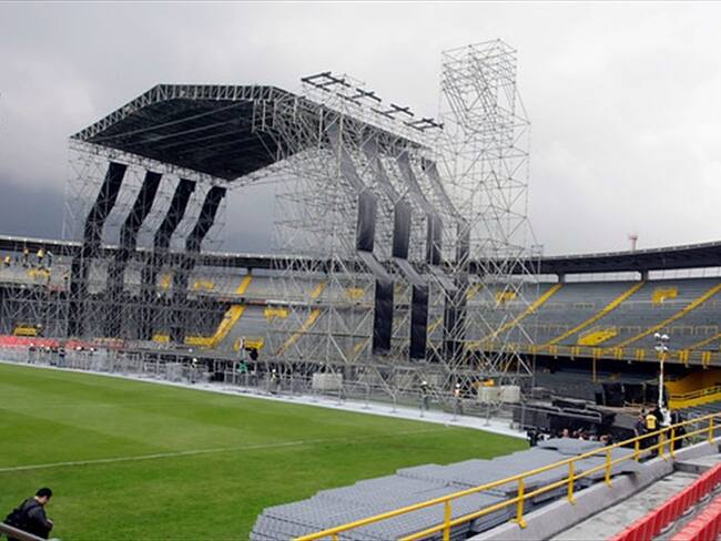 Montaje de escenario en el estadio El Campín. Foto: Colprensa