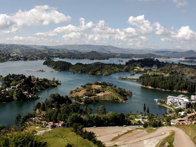 La angustiosa búsqueda de Kevin Porras que se ahogó en el embalse de Guatapé. Foto: Colprensa - Diego Pineda