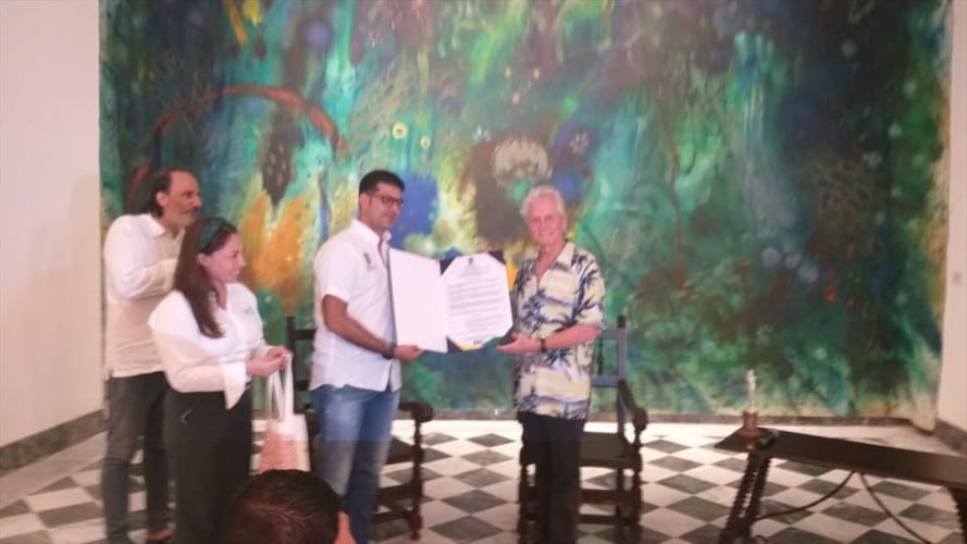 Michael Douglas recibe estatuilla especial del Festival Internacional de Cine de Cartagena de Indias. Foto: Antonio Canchila