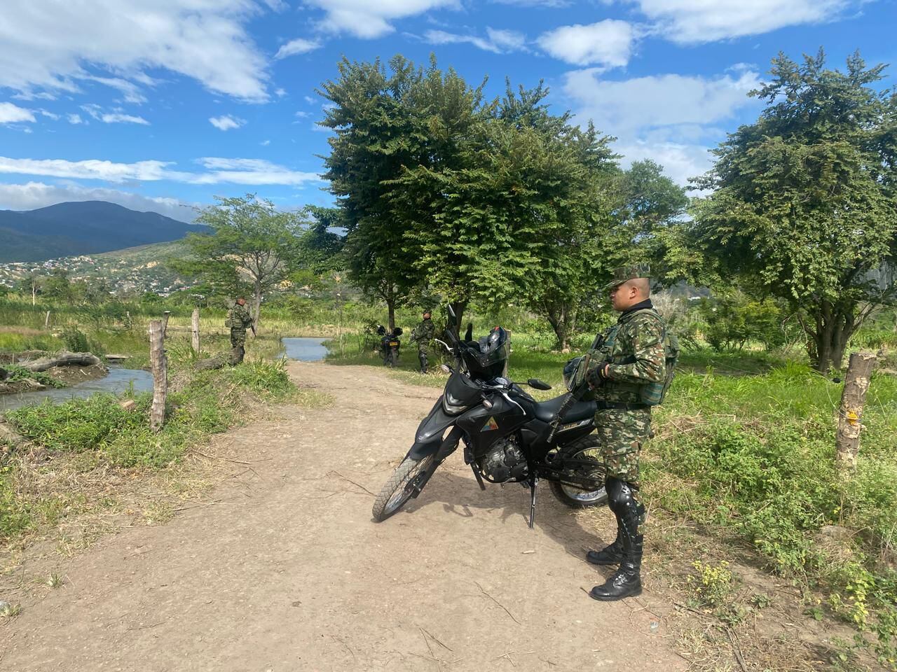 Más 900 hombres del ejército custodiarán trochas durante jornada electoral en Venezuela. Foto: Ejército Nacional.