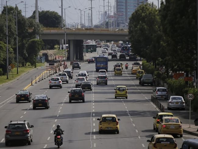 Economista denuncia sobrecostos en la ampliación de autopista Norte y Carrera Séptima
