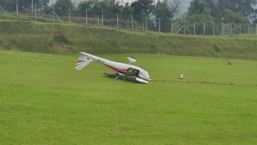 Avioneta se accidentó en el Aeropuerto La Nubia de Manizales. Foto: Bomberos de Manizales