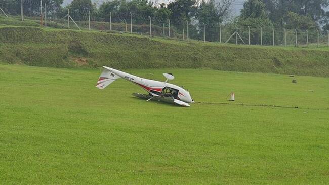 Avioneta se accidentó en el Aeropuerto La Nubia de Manizales. Foto: Bomberos de Manizales