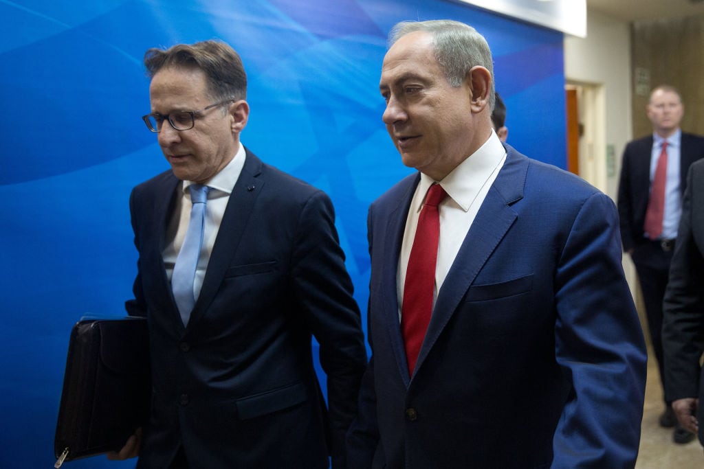 Benjamín Netanyahu y Tzachi Braverman. I Foto: MENAHEM KAHANA/POOL/AFP via Getty Images.
