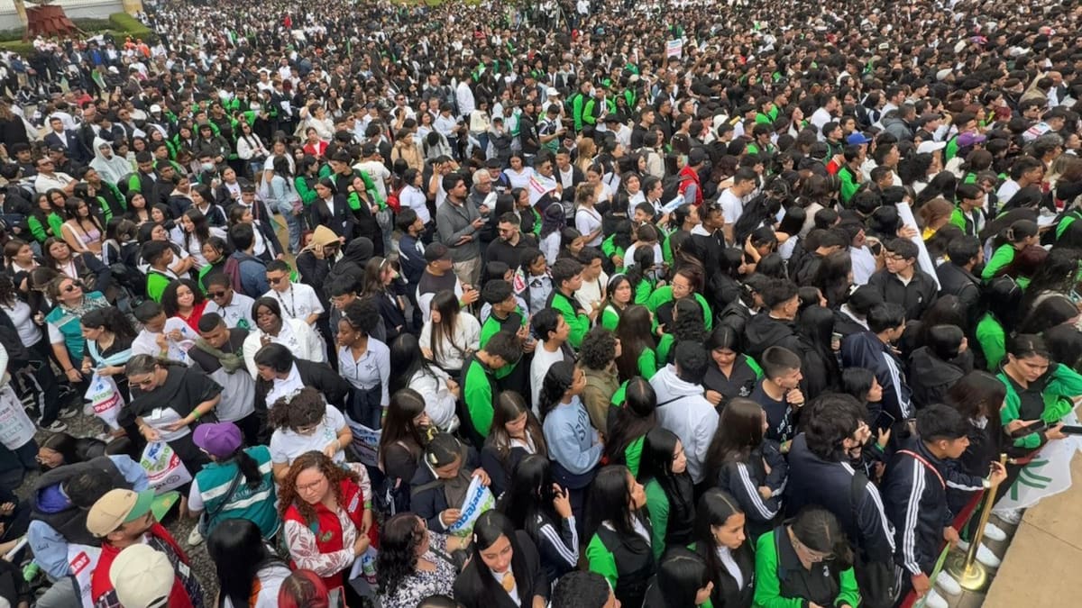 Aprendices del Sena se movilizaron en respaldo a la consulta popular