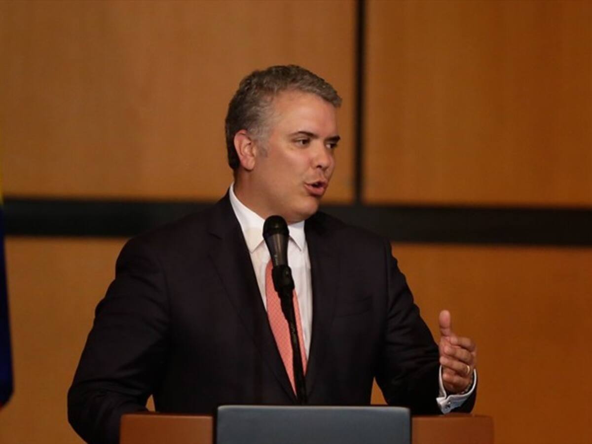 Duque pidió agilidad en labores de remoción en la vía al Llano