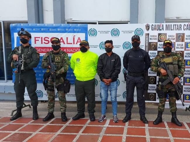 El hombre fue capturado en una vía pública del barrio La Esmeralda, en el mismo sector donde fue detenida alias Maritza. Foto: Fiscalía