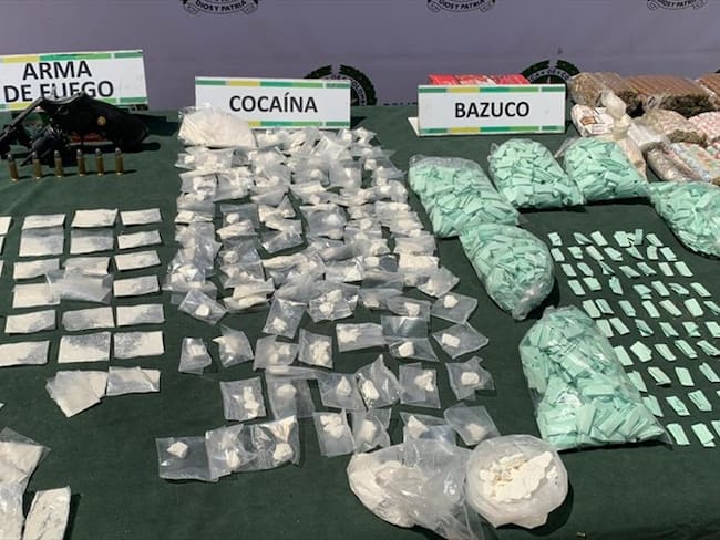 Se presume que vendían cerca de 5.000 dosis de estupefacientes al día, lo que les representaba un ingreso mensual cercano a los 110 millones de pesos. Foto: Policía Nacional