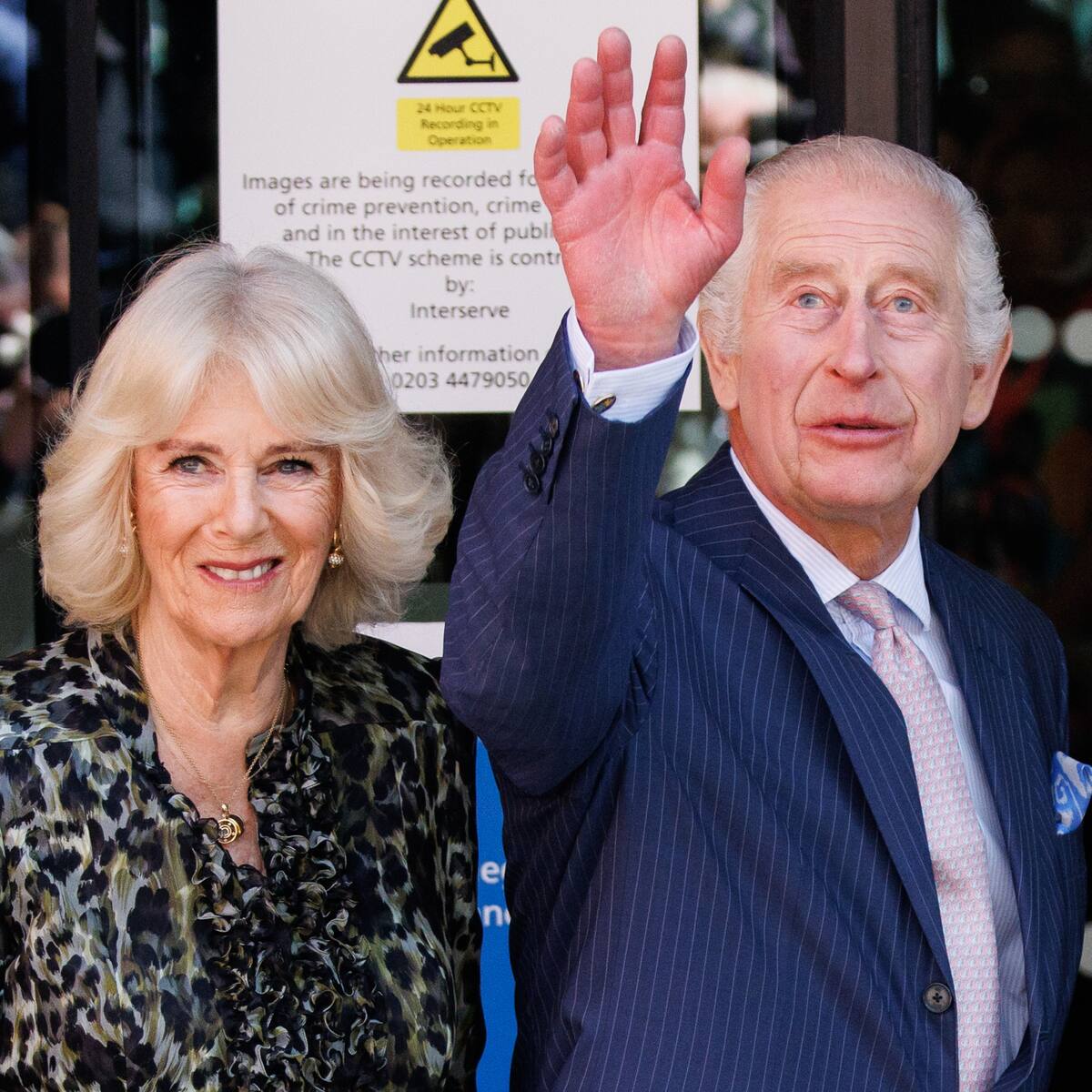 El rey Carlos III reanuda su agenda pública en una visita a un centro contra el cáncer