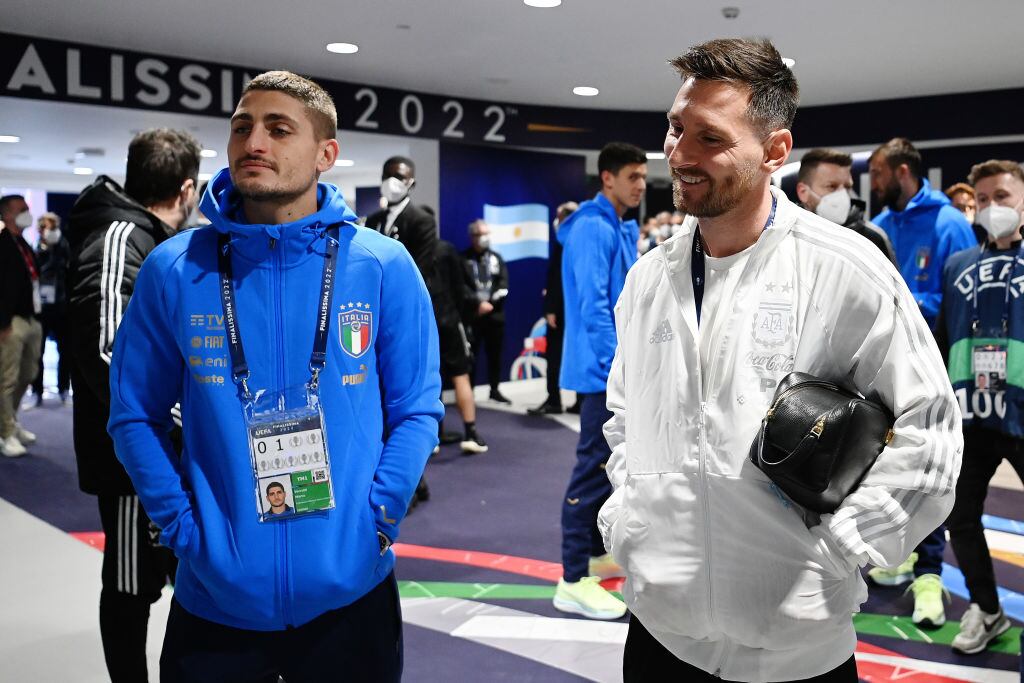 Marco Verratti de Italia y Lionel Messi de Argentina. (Photo by Michael Regan - UEFA/UEFA via Getty Images)