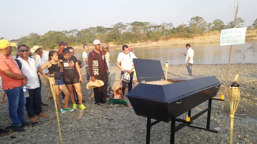 En Caucasia, Antioquia, asistimos al "velorio" del Río Cauca. Foto: