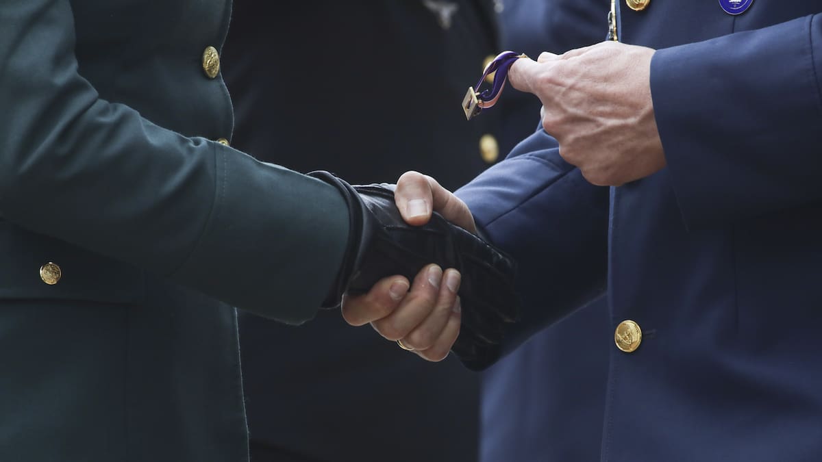 Sin medallas suficientes: militares denuncian que se quedaron sin condecoraciones
