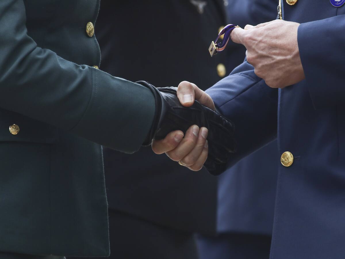 Sin medallas suficientes: militares denuncian que se quedaron sin condecoraciones